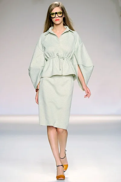 Look 14